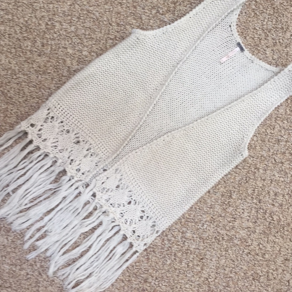 Poof Woven Open Vest with Fringe